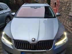 Silber Gebraucht 2017 Skoda Superb Style Kombi | 20.500 € (Teuer)