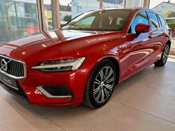 Rot Gebraucht 2021 Volvo V60 Inscription Kombi | 34.900 € (Etwas zu teuer)