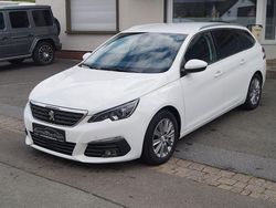 Weiß Gebraucht 2021 Peugeot 308 SW Limousine | 14.690 € (Guter Preis)