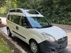 Weiß Gebraucht 2016 Opel Combo Van / Kleinbus | 6.500 €