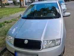 Silber Gebraucht 2003 Skoda Fabia Kleinwagen | 1.525 € (Etwas zu teuer)