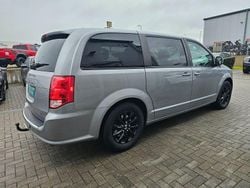Grau Gebraucht 2018 Dodge Grand Caravan Van / Kleinbus | 15.900 € (Superpreis)