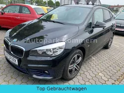 Black sapphire metallic Gebraucht 2016 BMW 218 Active Tourer Sport Line Van / Kleinbus | 9.999 € (Superpreis)
