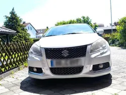 Weiß Gebraucht 2011 Suzuki Kizashi Sport Limousine | 7.800 € (Fairer Preis)