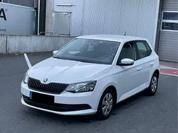 Weiß Gebraucht 2016 Skoda Fabia Active Limousine | 4.000 € (Superpreis)