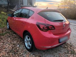 Rot Gebraucht 2013 Opel Astra Limousine | 5.400 € (Fairer Preis)