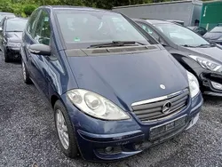 Blau Gebraucht 2004 Mercedes A150 Kleinwagen | 2.000 € (Guter Preis)