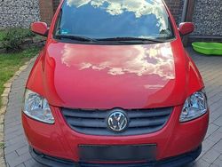 Rot Gebraucht 2009 VW Fox Kleinwagen | 2.199 € (Etwas zu teuer)