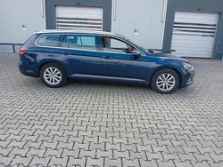 Blau Gebraucht 2016 VW Passat Comfortline Kombi | 8.600 € (Etwas zu teuer)