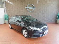 Schwarz Gebraucht 2018 Opel Astra Edition Limousine | 12.850 € (Etwas zu teuer)