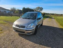 Silber Gebraucht 2003 Toyota Yaris Limousine | 1.200 € (Superpreis)