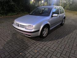 Silber Gebraucht 2002 VW Golf IV Kleinwagen | 900 € (Guter Preis)