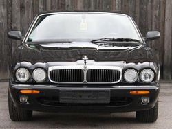 Schwarz metallic Gebraucht 2000 Jaguar XJ Executive Limousine | 19.999 €
