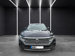 Blau Gebraucht 2019 VW Touareg R-line SUV | 39.490 € (Fairer Preis)