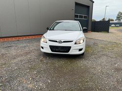 Weiß Gebraucht 2009 Hyundai i30 Kleinwagen | 3.499 € (Fairer Preis)