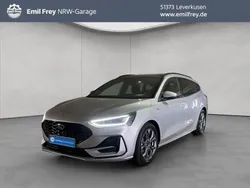 Silber Gebraucht 2023 Ford Focus ST-Line Limousine | 24.685 € (Guter Preis)