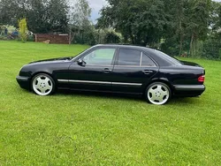 Schwarz Gebraucht 2001 Mercedes E280 Elegance Limousine | 3.600 € (Superpreis)