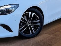 Weiß Gebraucht 2024 Mercedes B200 Progressive Van / Kleinbus | 29.920 € (Superpreis)