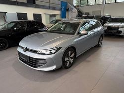 Silber Gebraucht 2024 VW Passat Business Limousine | 30.900 € (Guter Preis)