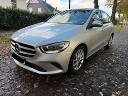 Silber Gebraucht 2019 Mercedes B200 Van / Kleinbus | 17.999 € (Superpreis)