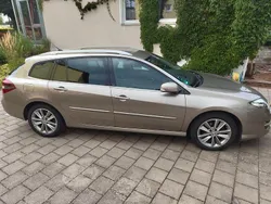 Gold Gebraucht 2014 Renault Laguna GrandTour Initiale Kombi | 7.900 € (Teuer)