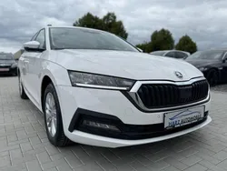 Weiß Gebraucht 2021 Skoda Octavia Ambition Kombi | 15.499 € (Fairer Preis)