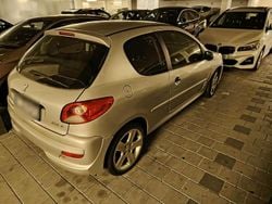 Silber Gebraucht 2012 Peugeot 206 Kleinwagen | 1.500 € (Fairer Preis)