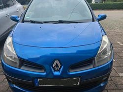 Blau Gebraucht 2008 Renault Clio II Kleinwagen | 2.499 €