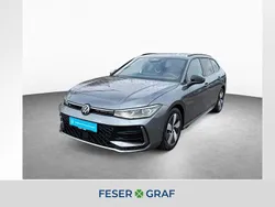 Diabasgrau metallic Gebraucht 2024 VW Passat R-line Kombi | 35.890 € (Guter Preis)