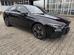Kosmosschwarz Gebraucht 2024 Mercedes A180 Advanced Plus Limousine | 28.900 € (Guter Preis)