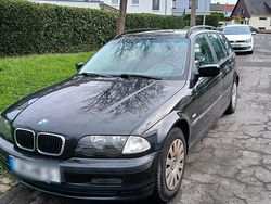 Schwarz Gebraucht 2000 BMW 318 Kombi | 1.800 €