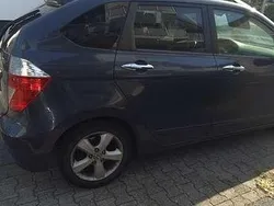 Blau Gebraucht 2006 Honda FR-V Comfort Van / Kleinbus | 1.650 € (Fairer Preis)