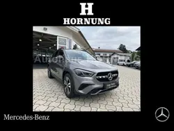 Metalliclack mountaingrau Gebraucht 2024 Mercedes GLA200 Night SUV | 49.900 €
