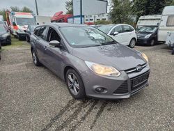 Braun Gebraucht 2014 Ford Focus SYNC Edition Kombi | 2.500 €