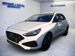 Weiß Gebraucht 2024 Hyundai i30 Advantage Limousine | 25.990 € (Guter Preis)