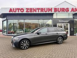 Grau Gebraucht 2022 Mercedes E300 AMG line Limousine | 37.950 € (Etwas zu teuer)