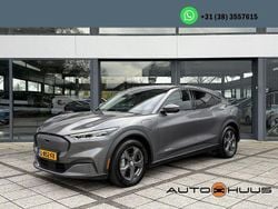 Grau Gebraucht 2021 Ford Mustang Mach-E S SUV | 19.800 €