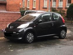 Schwarz Gebraucht 2008 Peugeot 107 Kleinwagen | 1.600 € (Fairer Preis)