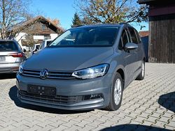 Grau Gebraucht 2022 VW Touran Highline Van / Kleinbus | 30.400 € (Fairer Preis)
