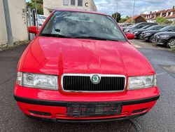 Rot Gebraucht 1999 Skoda Octavia Limousine | 1.850 € (Fairer Preis)