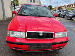 Rot Gebraucht 1999 Skoda Octavia Limousine | 1.750 € (Fairer Preis)