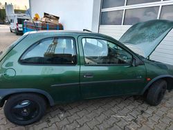 Grün Gebraucht 1999 Opel Corsa Kleinwagen | 690 € (Guter Preis)
