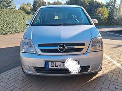 Grau Gebraucht 2005 Opel Meriva Van / Kleinbus | 1.300 € (Fairer Preis)