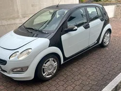Weiß Gebraucht 2005 Smart ForFour Kleinwagen | 1.850 € (Fairer Preis)