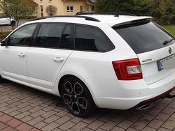 Weiß Gebraucht 2017 Skoda Octavia RS Kombi | 10.100 € (Fairer Preis)