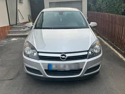Silber Gebraucht 2011 Opel Astra Kleinwagen | 3.500 € (Guter Preis)