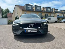 Grün Gebraucht 2020 Volvo V60 Momentum Kombi | 21.000 € (Fairer Preis)