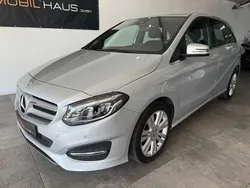 Silber Gebraucht 2015 Mercedes B180 Van / Kleinbus | 14.980 € (Fairer Preis)