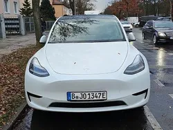 Weiß Gebraucht 2024 Tesla Model Y Long Range SUV | 35.000 € (Superpreis)