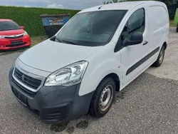 Weiß Gebraucht 2018 Peugeot Partner Avantage Van / Kleinbus | 7.999 € (Fairer Preis)